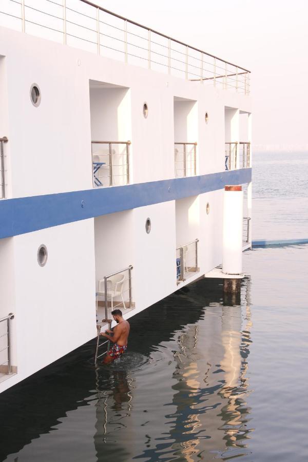 C Hotel Manama Exterior foto